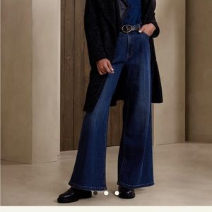 Brand nwt wide leg jeans - super cute but too big